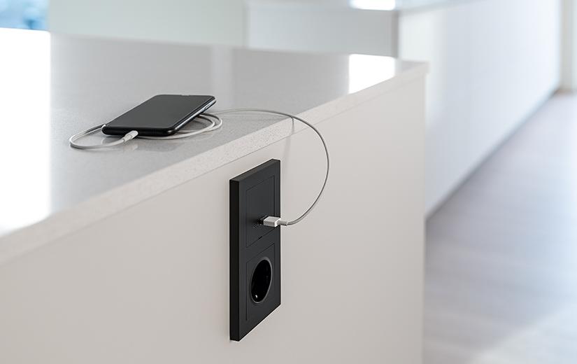 Install 05 4-veis stikk, påvegg, STIKKONTAKT
